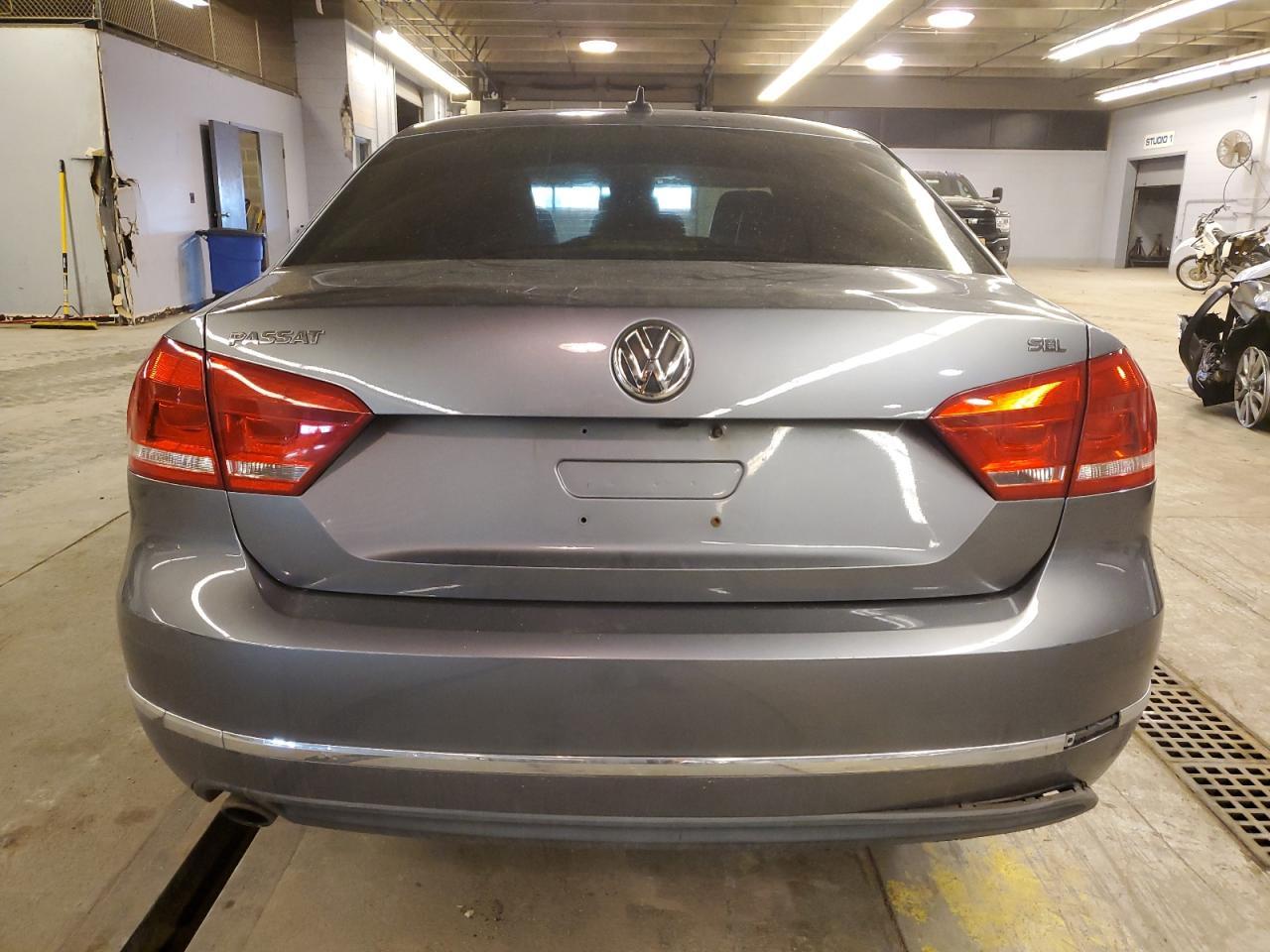 2013 VOLKSWAGEN PASSAT SEL - Image 6