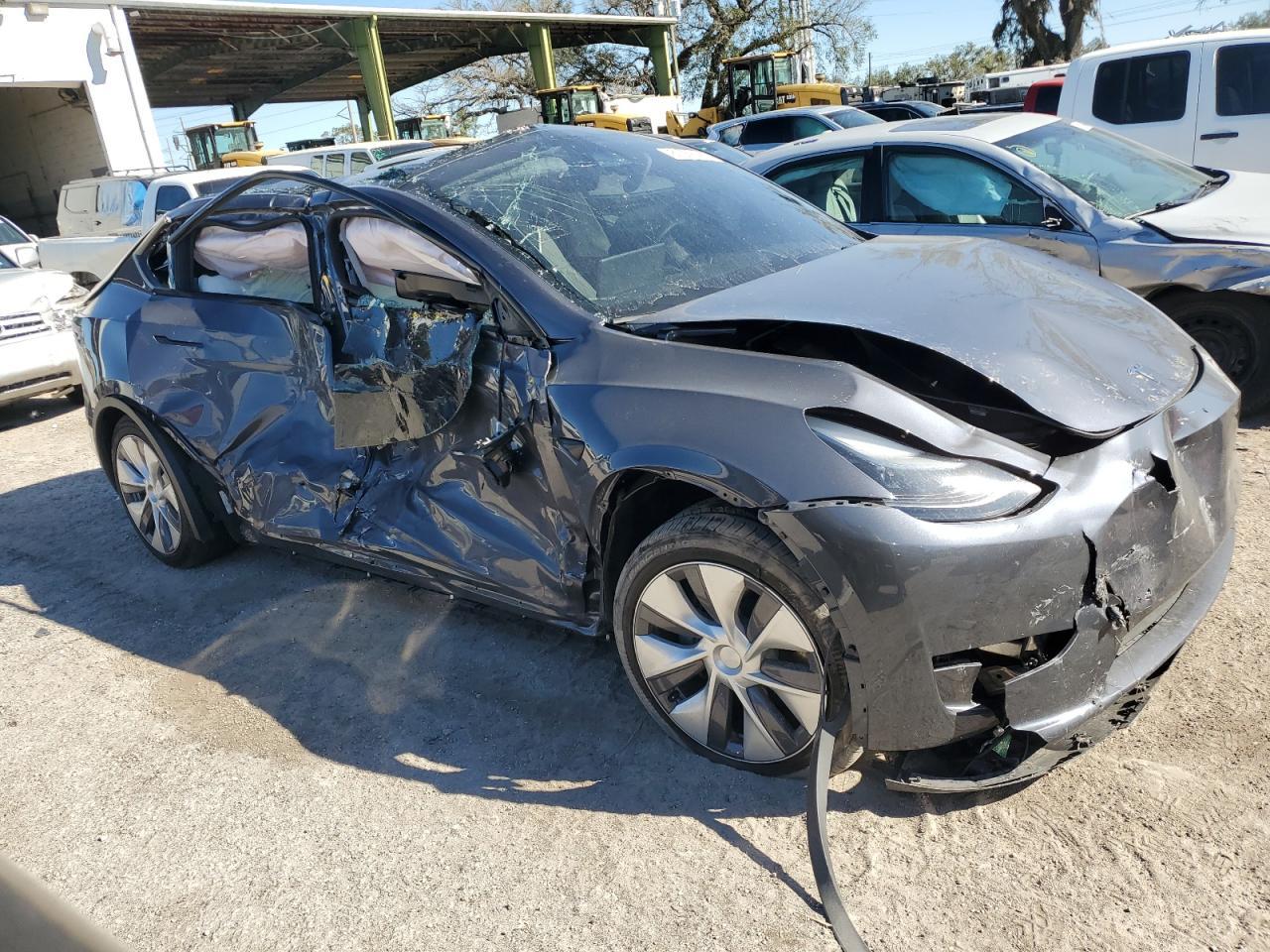 2023 TESLA MODEL Y - Фото 4