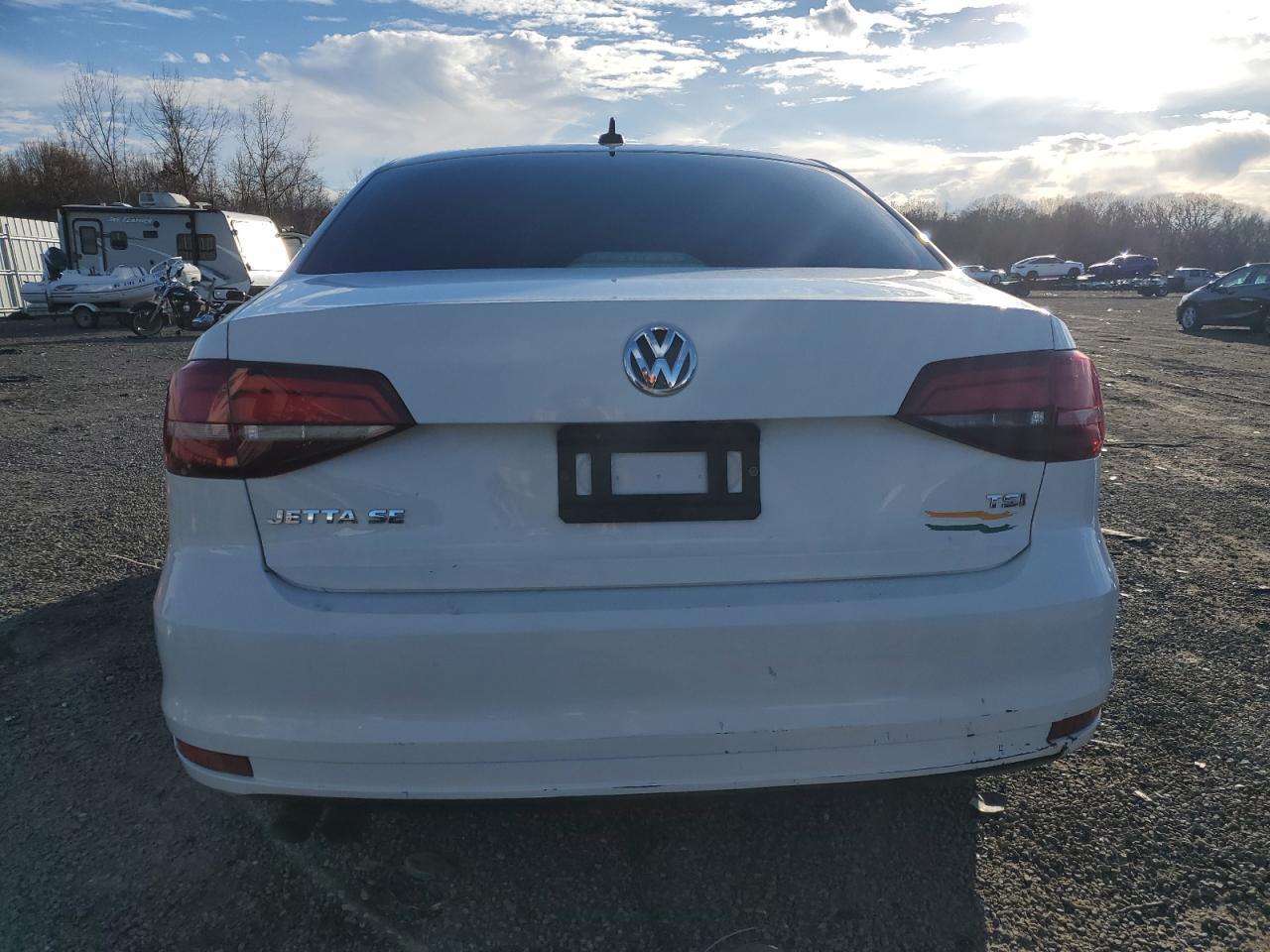 2016 VOLKSWAGEN JETTA SE - Image 6