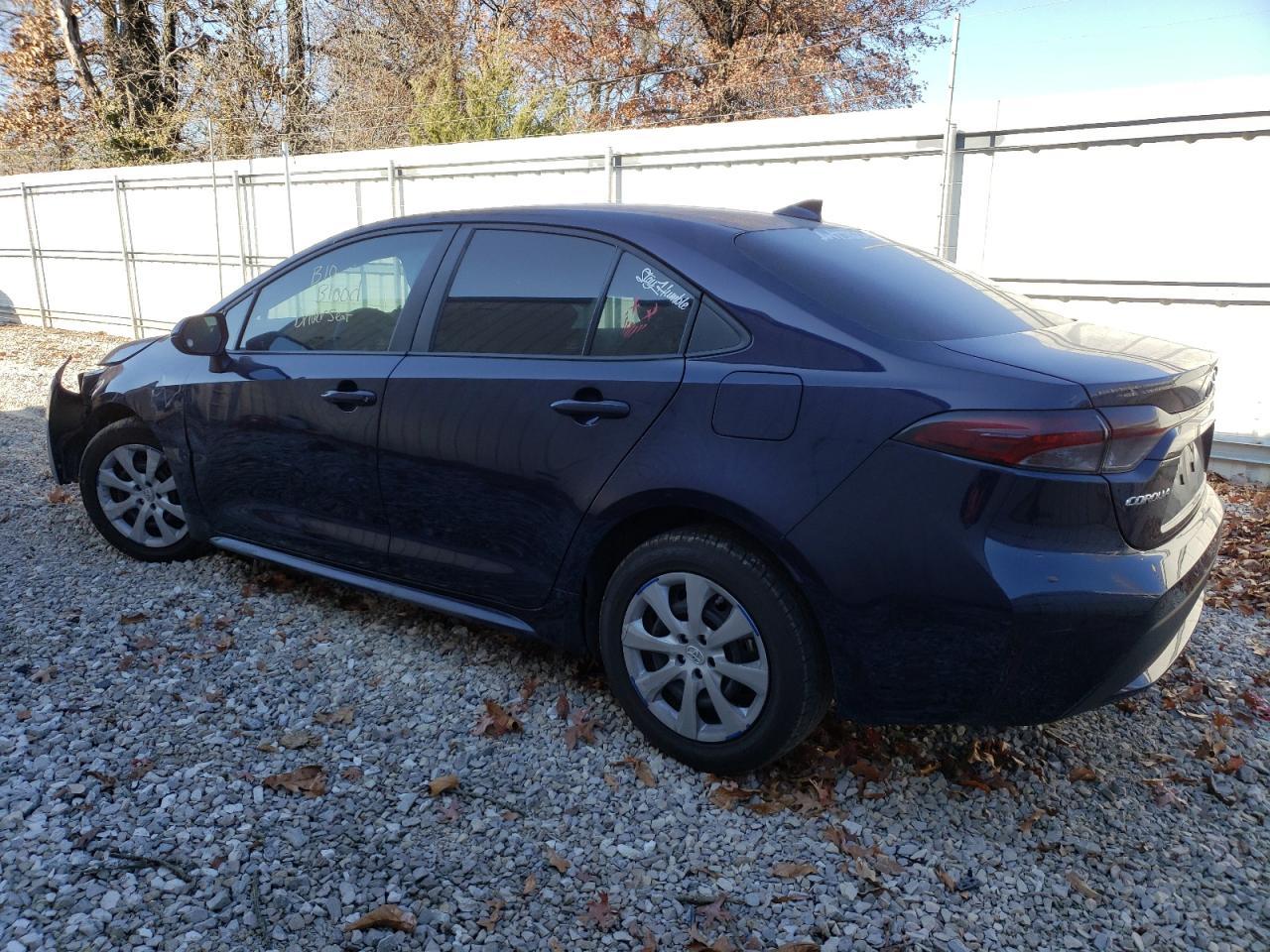 2022 TOYOTA COROLLA LE - Фото 2