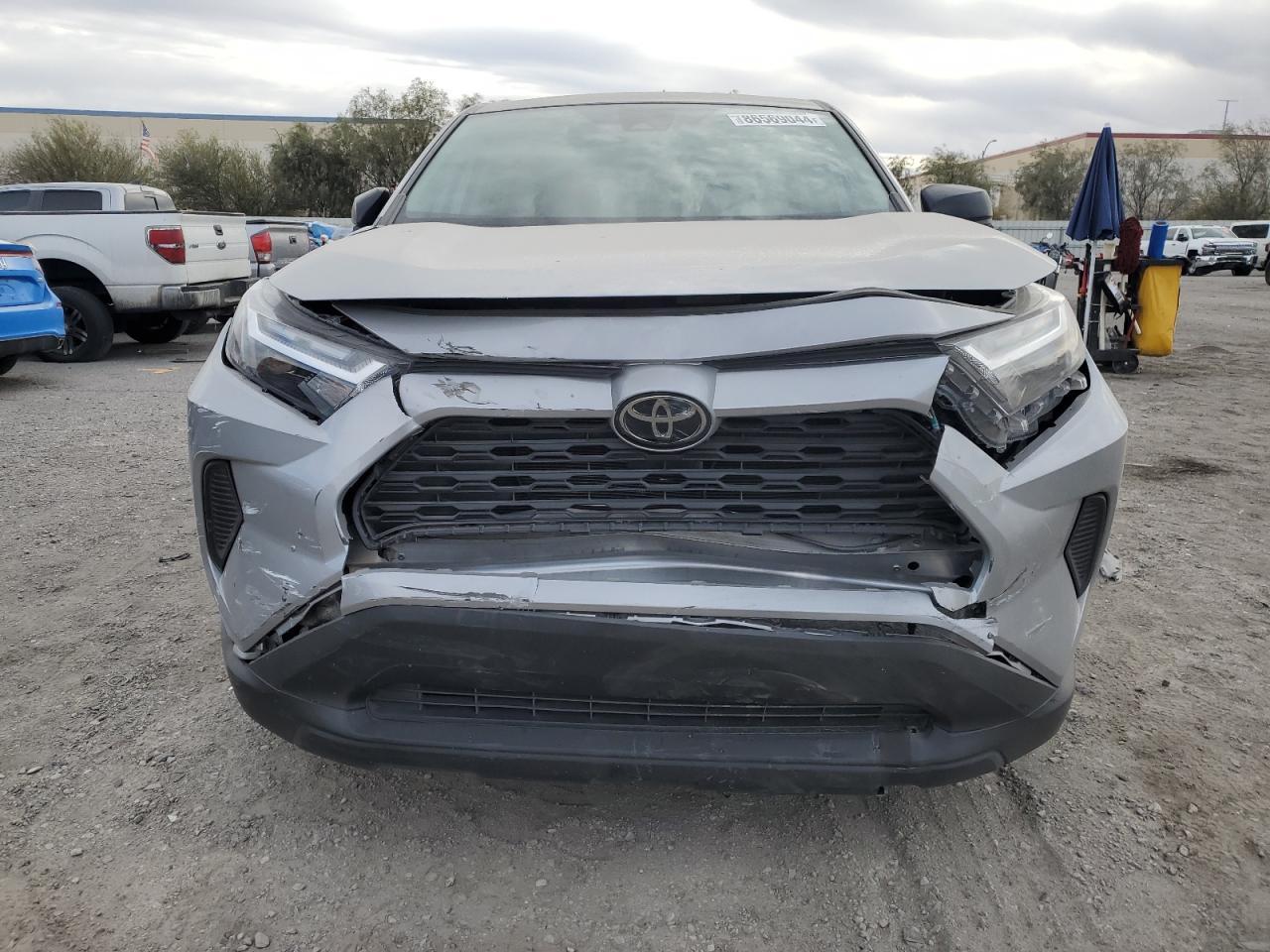2023 TOYOTA RAV4 LE - Фото 5
