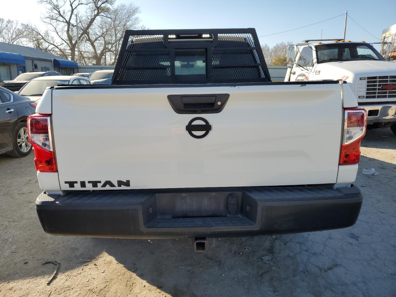 2018 NISSAN TITAN S - Фото 6