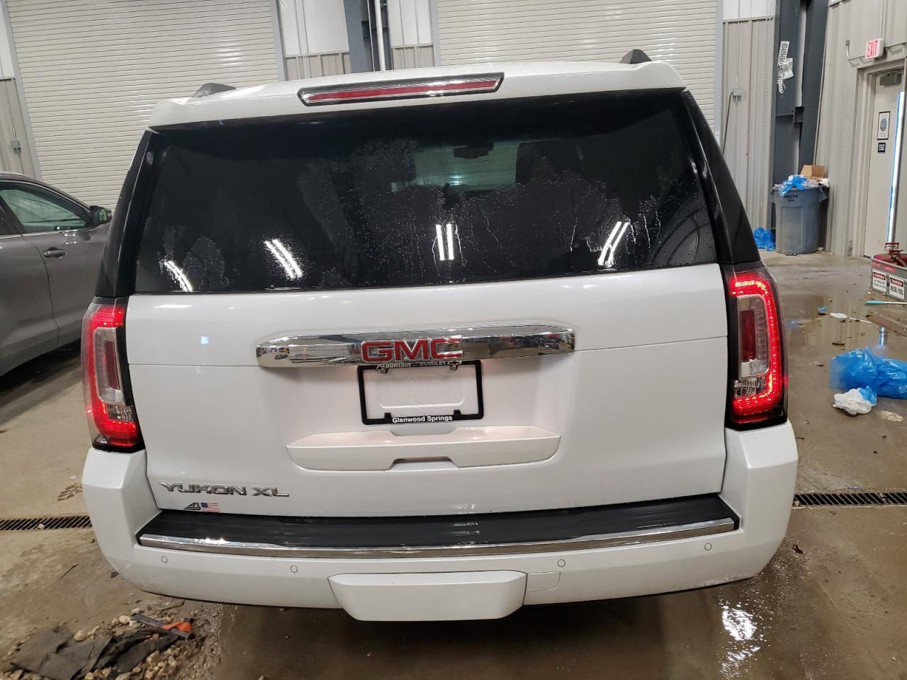 2016 GMC YUKON XL D - Фото 6