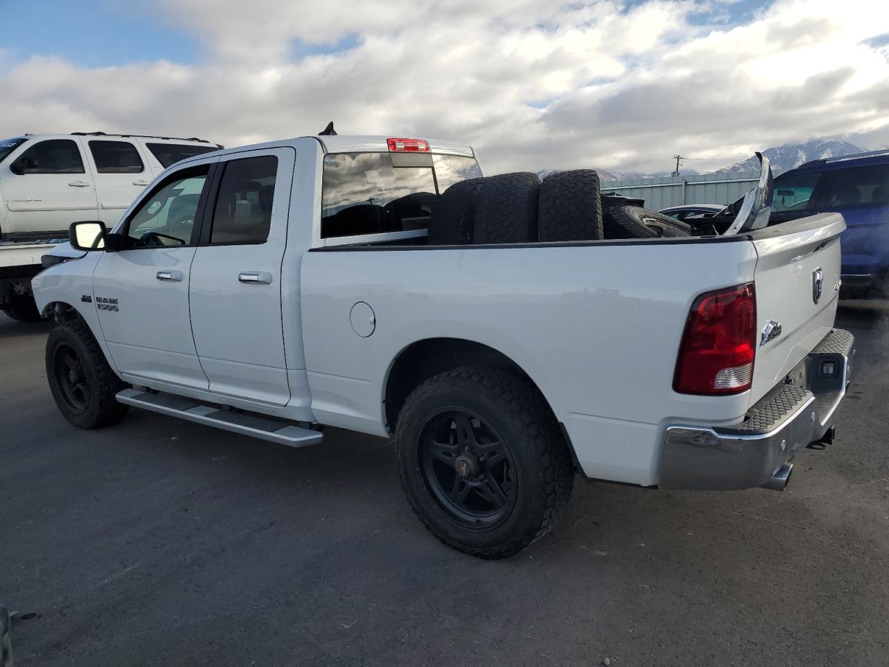2017 RAM 1500 SLT - Фото 2