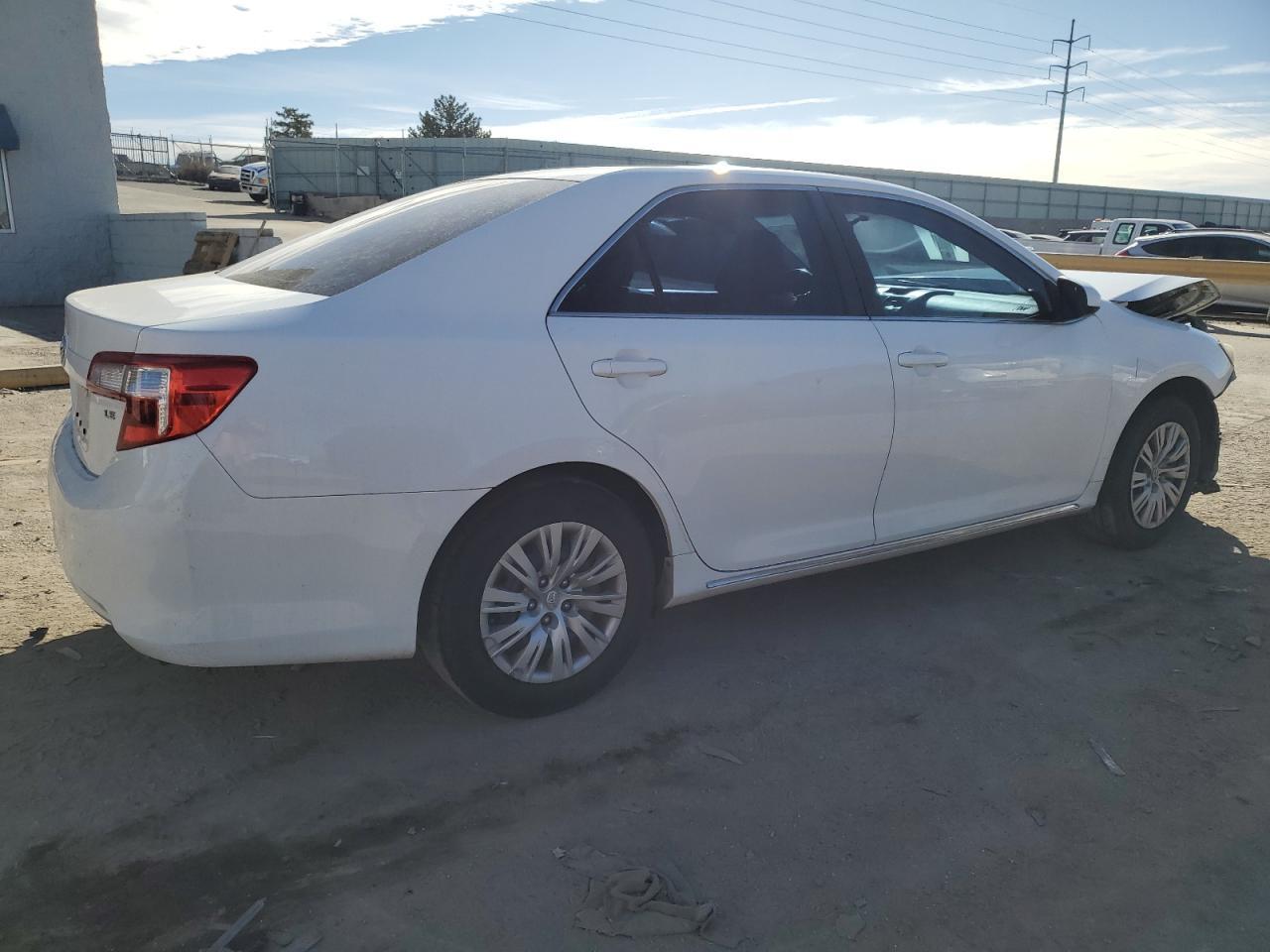 2013 TOYOTA CAMRY L - Фото 3