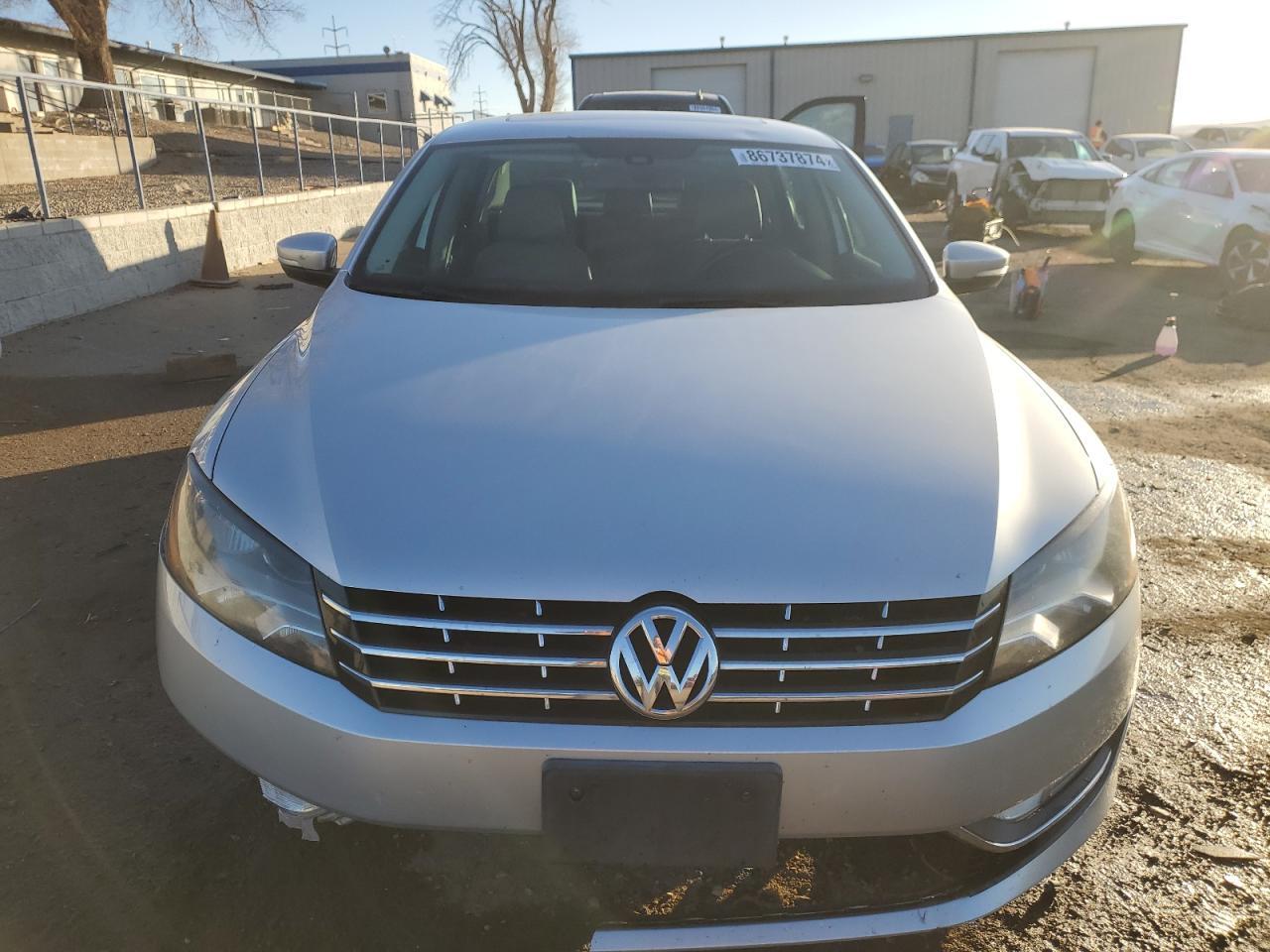 2014 VOLKSWAGEN PASSAT SEL - Фото 5