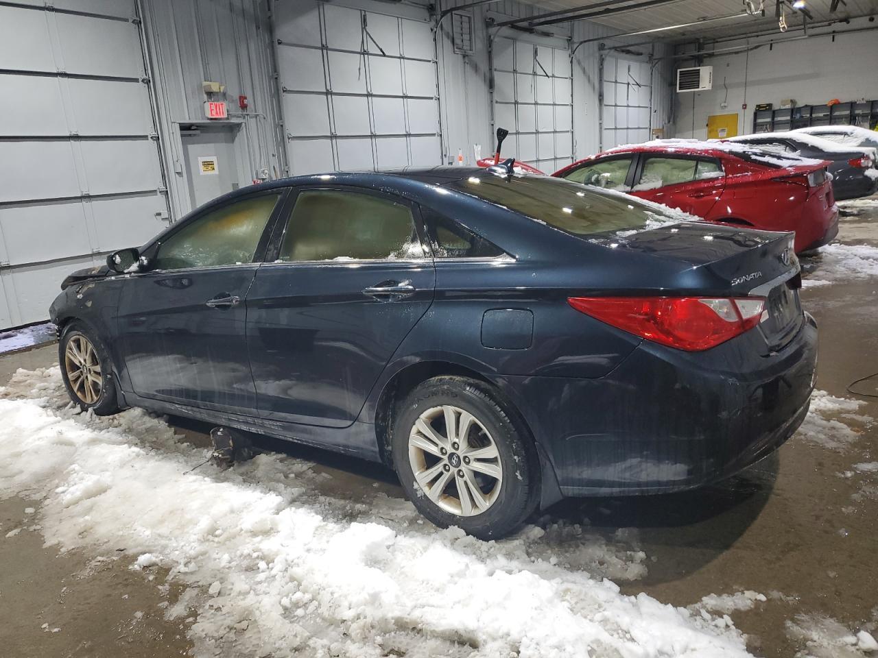 2011 HYUNDAI SONATA GLS - Image 2