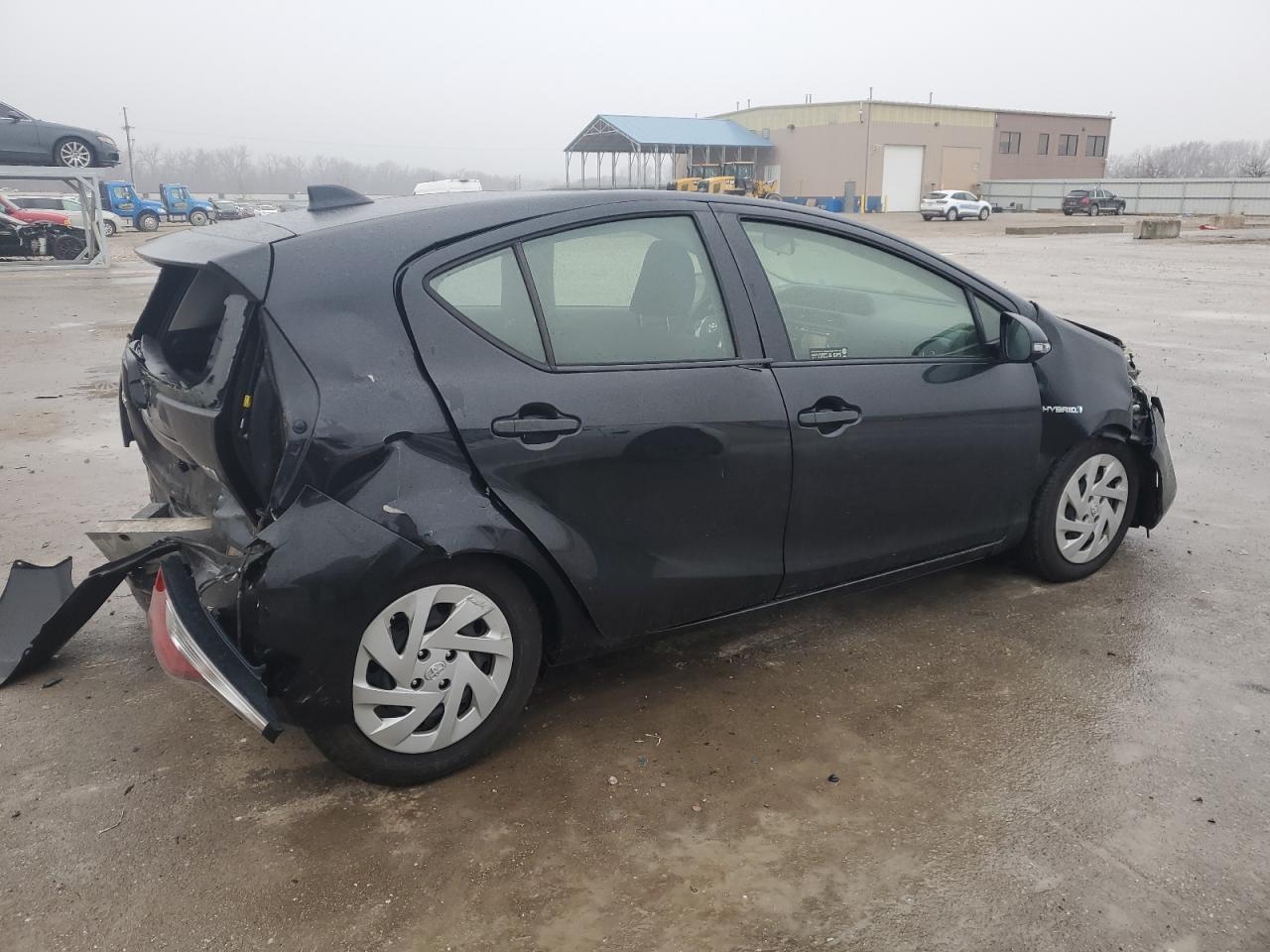 2016 TOYOTA PRIUS C - Image 3