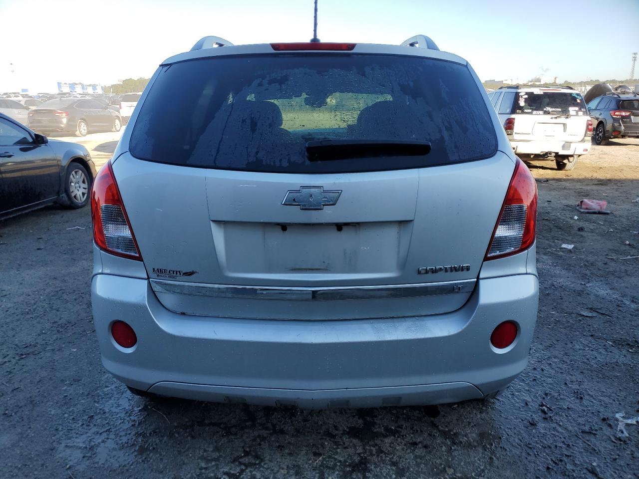 2014 CHEVROLET CAPTIVA LT - Image 6