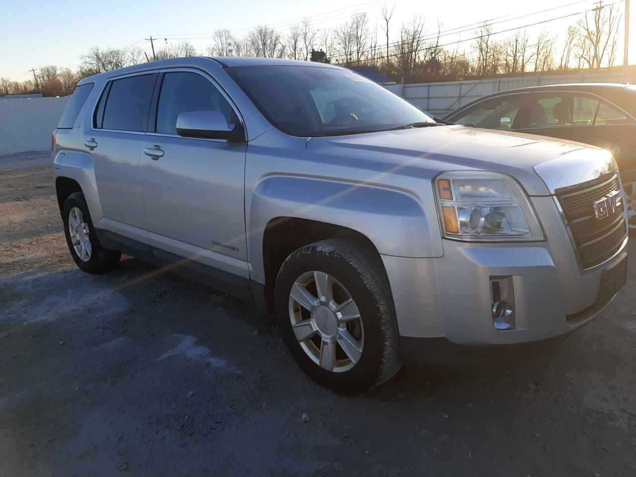 2013 GMC TERRAIN SL - Image 4