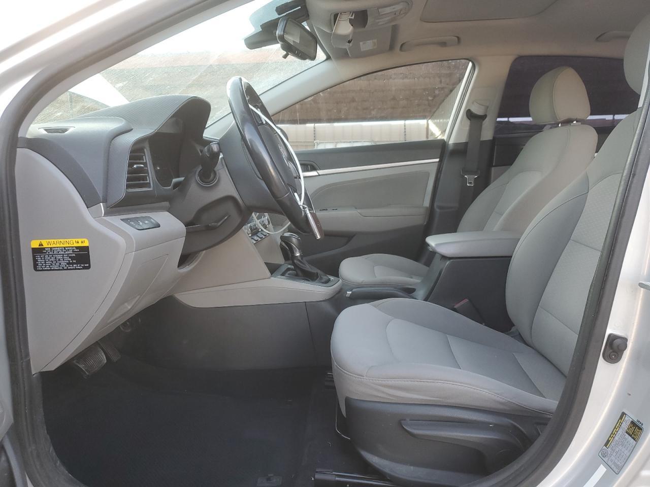 2019 HYUNDAI ELANTRA SE - Image 7