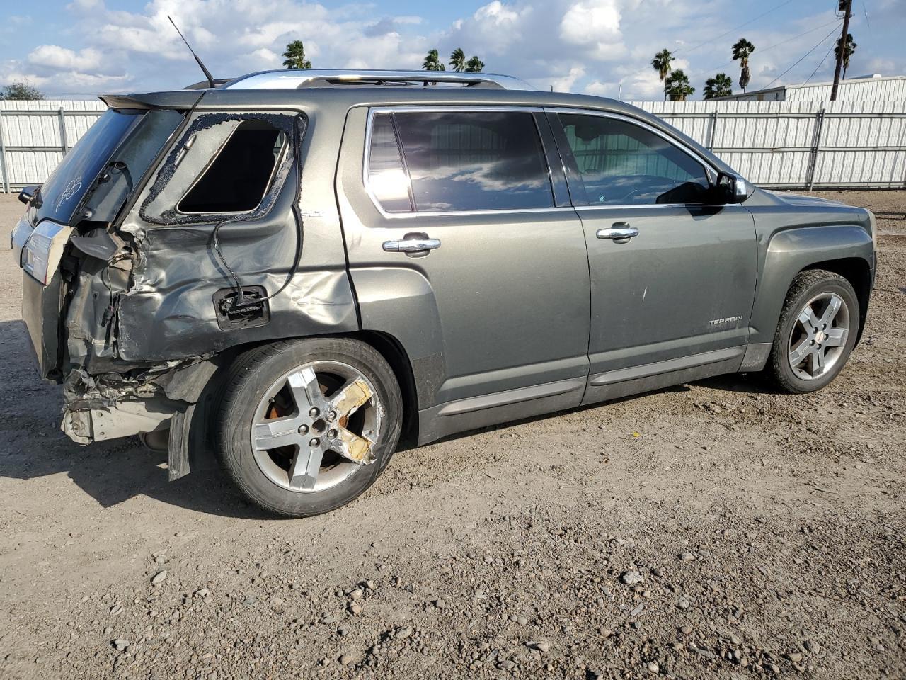 2013 GMC TERRAIN SL - Image 3