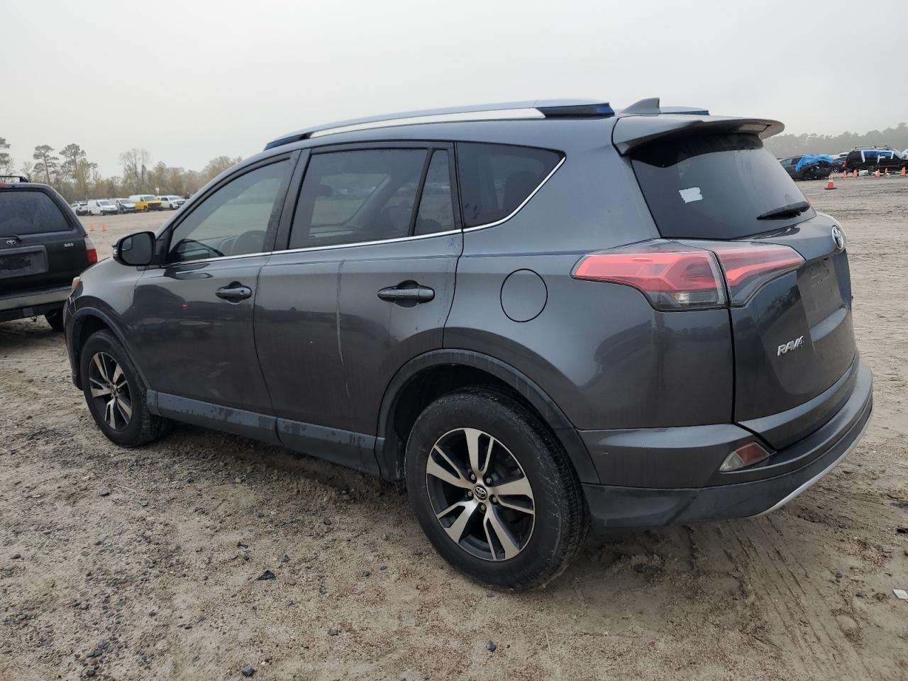 2017 TOYOTA RAV4 XLE - Фото 2