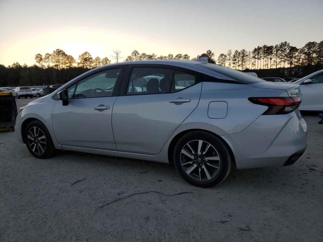 2021 NISSAN VERSA SV - Фото 2