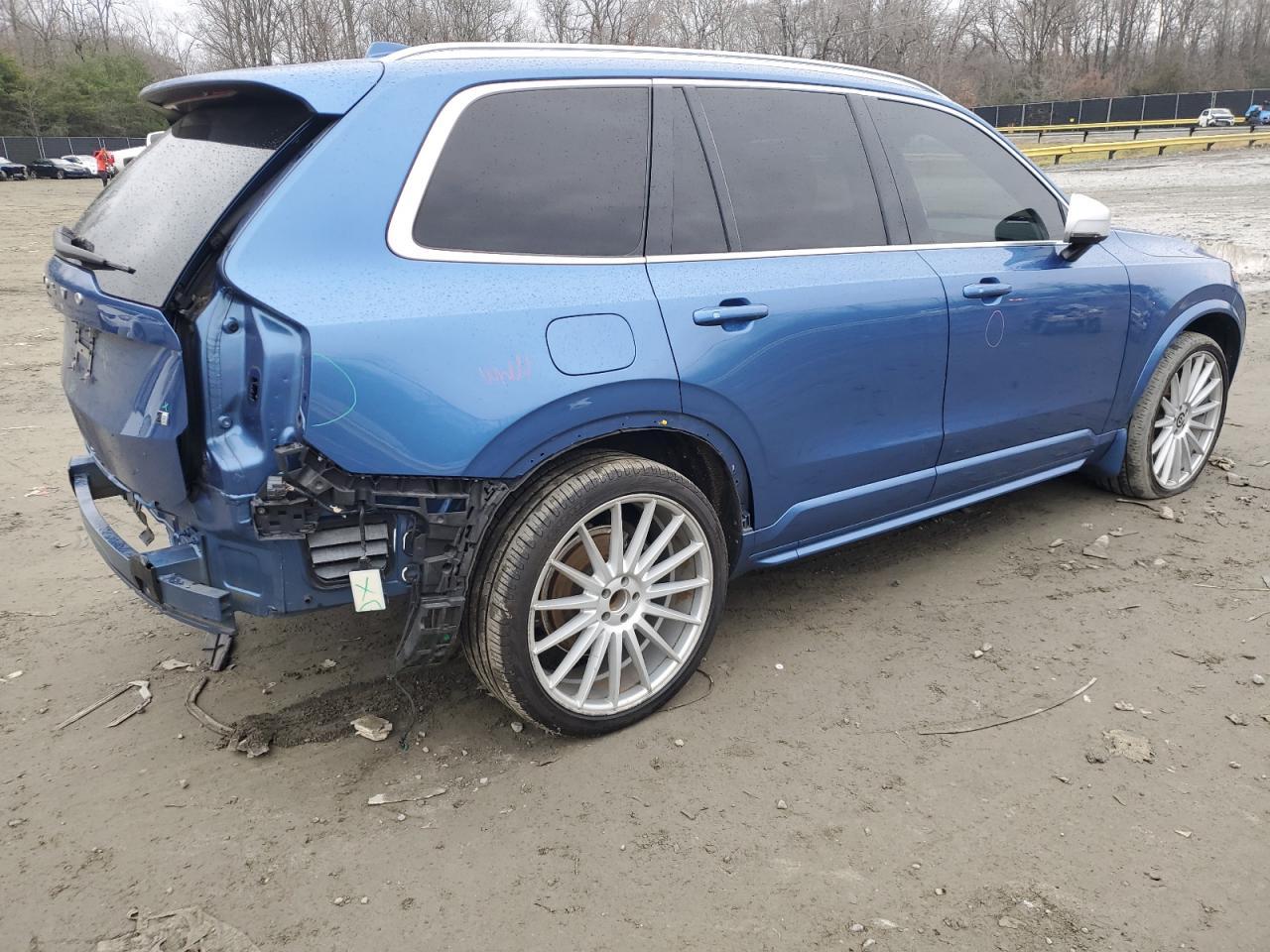 2016 VOLVO XC90 T6 - Фото 3