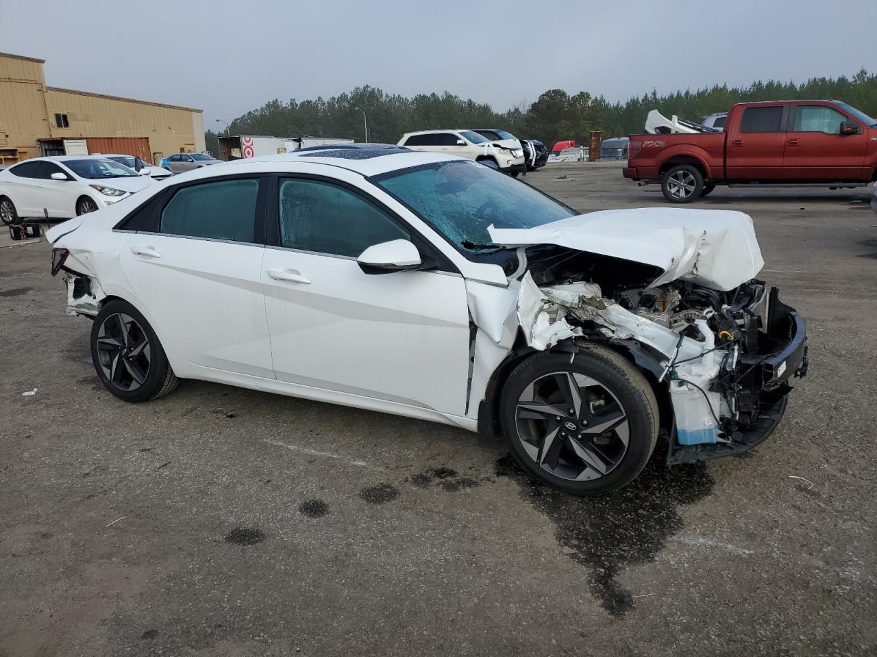 2022 HYUNDAI ELANTRA SE - Image 4