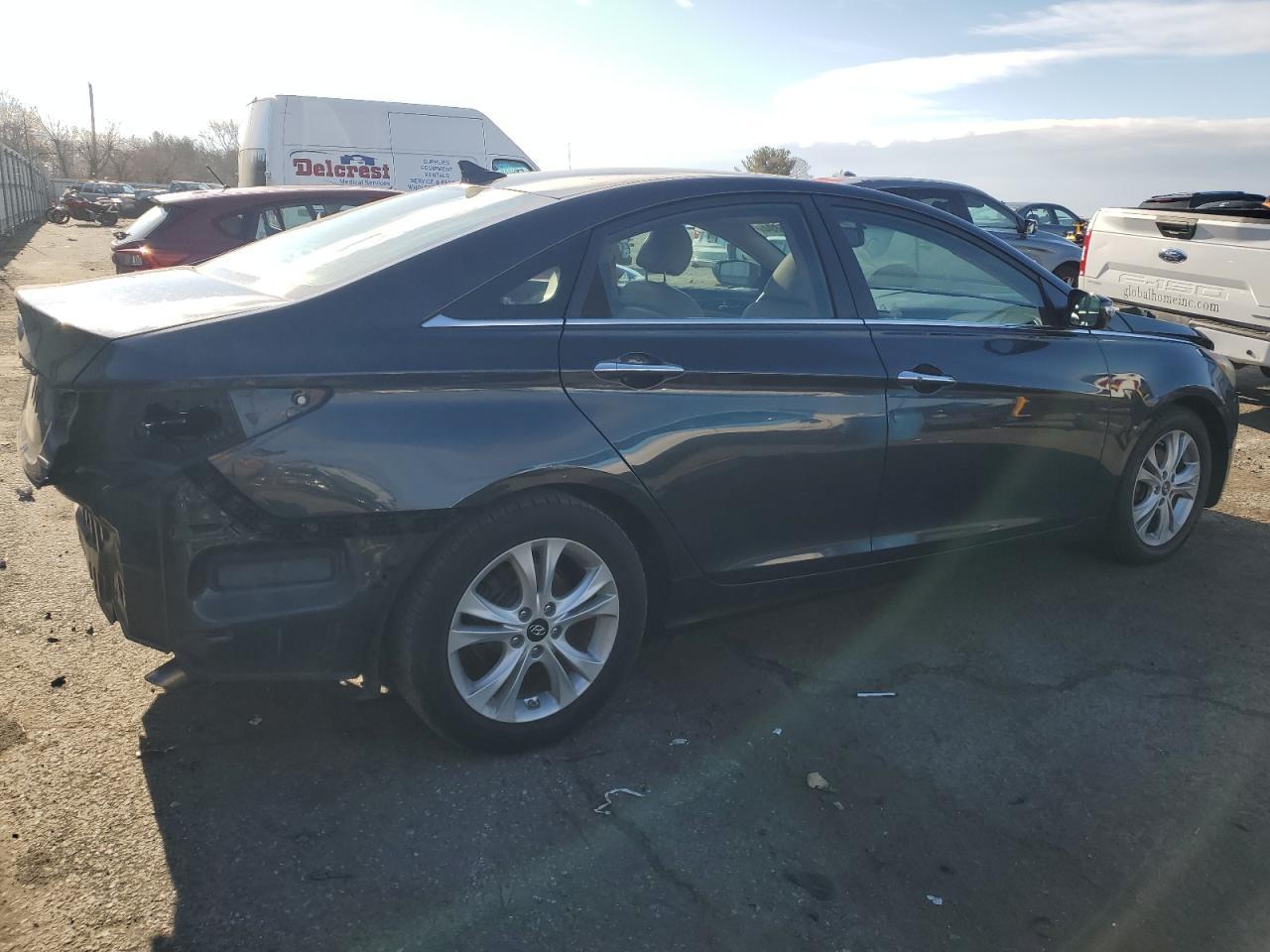 2011 HYUNDAI SONATA SE - Image 3