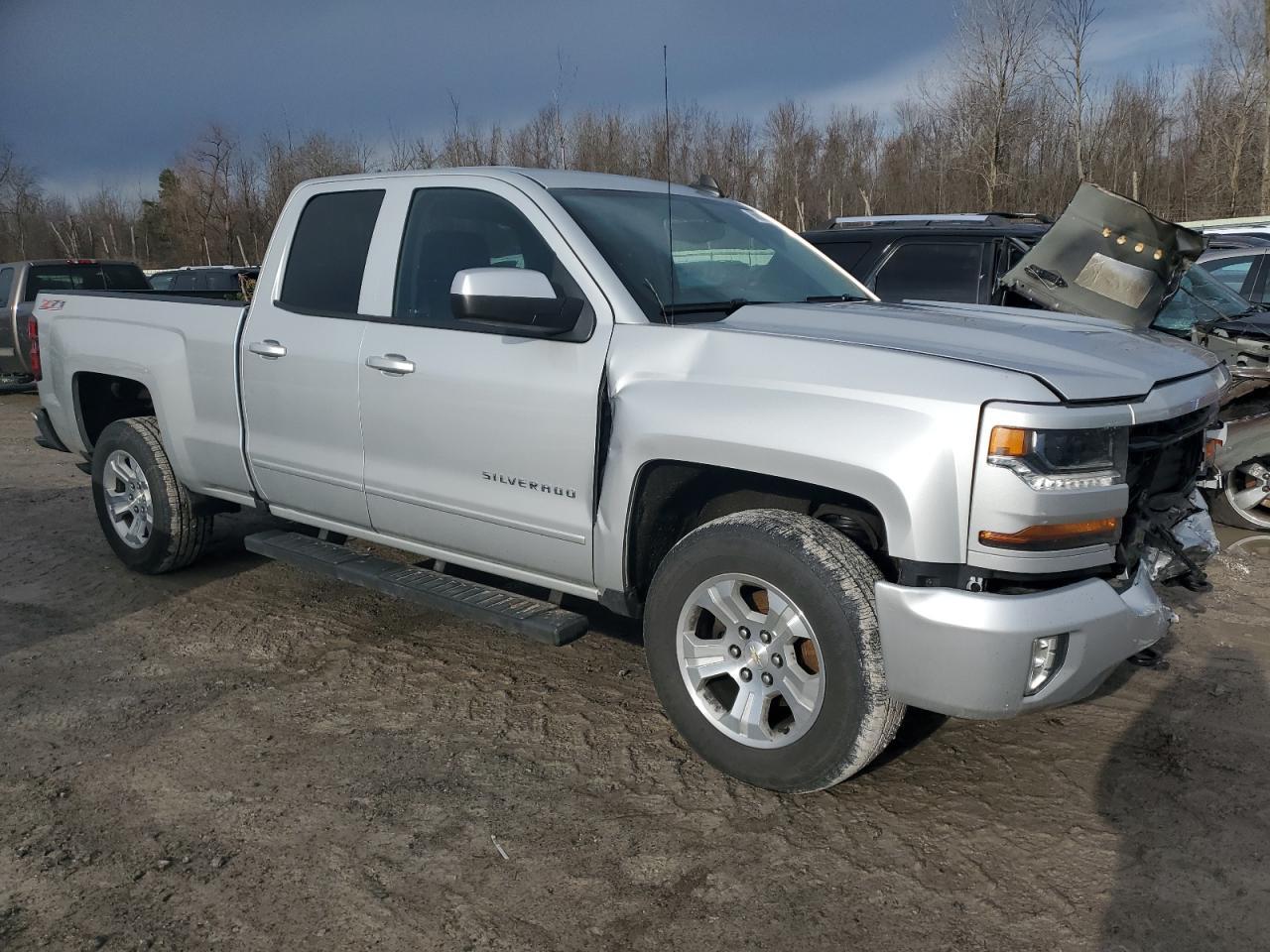 2017 CHEVROLET SILVERADO - Image 4