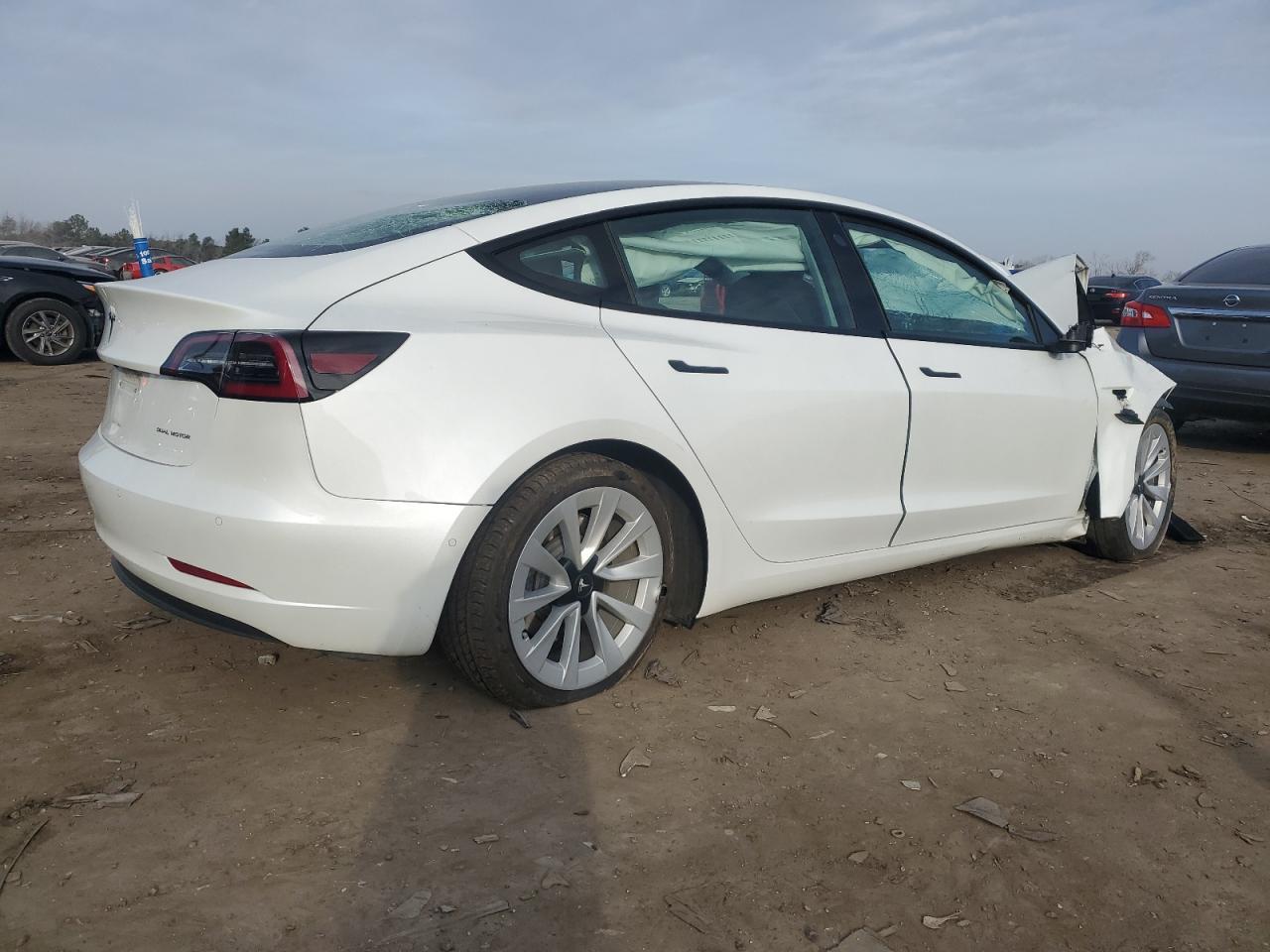2022 TESLA MODEL 3 - Фото 3