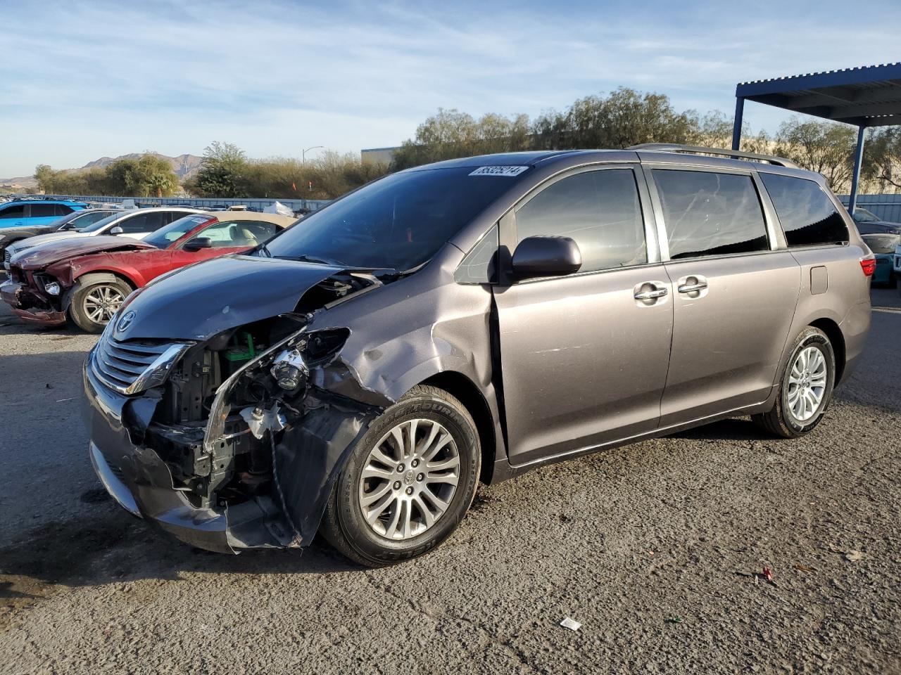 2015 TOYOTA SIENNA XLE
