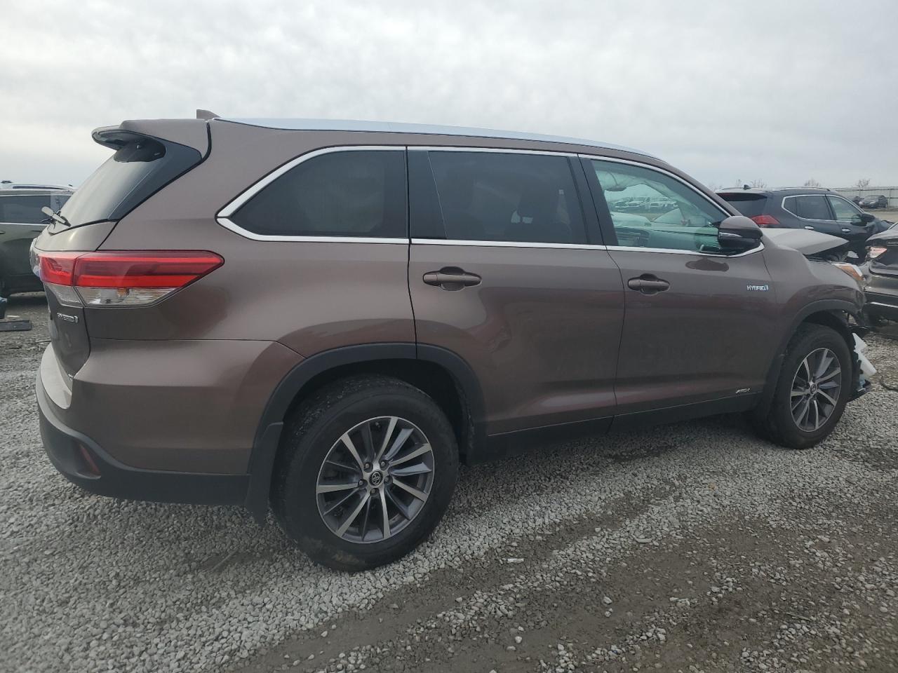 2019 TOYOTA HIGHLANDER - Фото 3