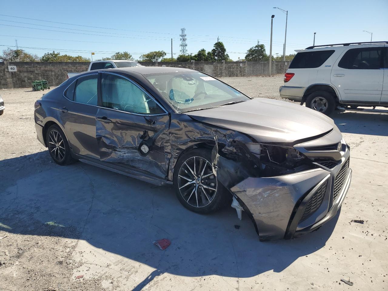 2021 TOYOTA CAMRY SE - Image 4