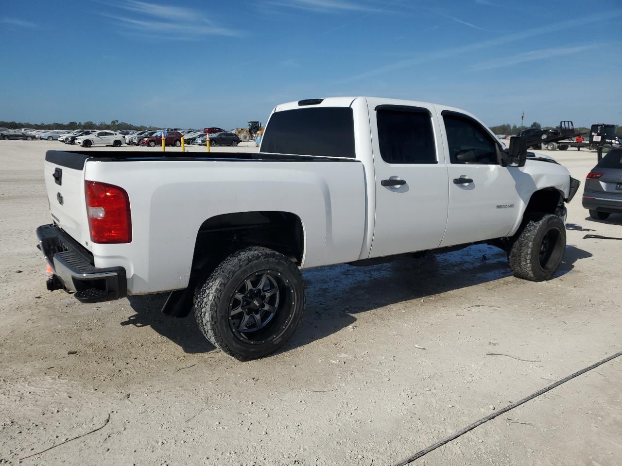 2013 CHEVROLET SILVERADO - Фото 3