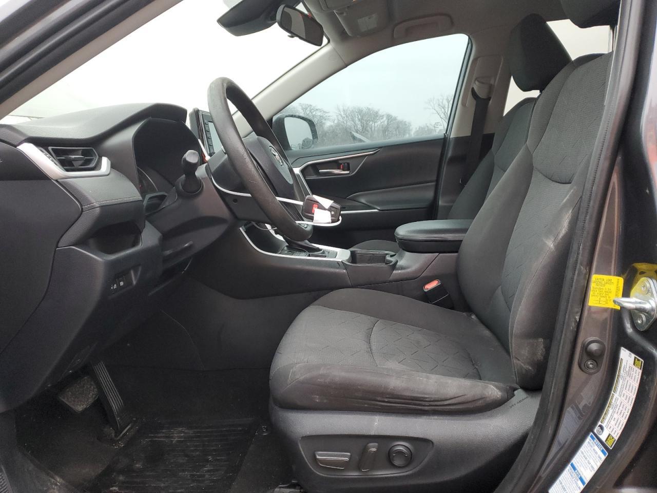 2020 TOYOTA RAV4 XLE - Фото 7