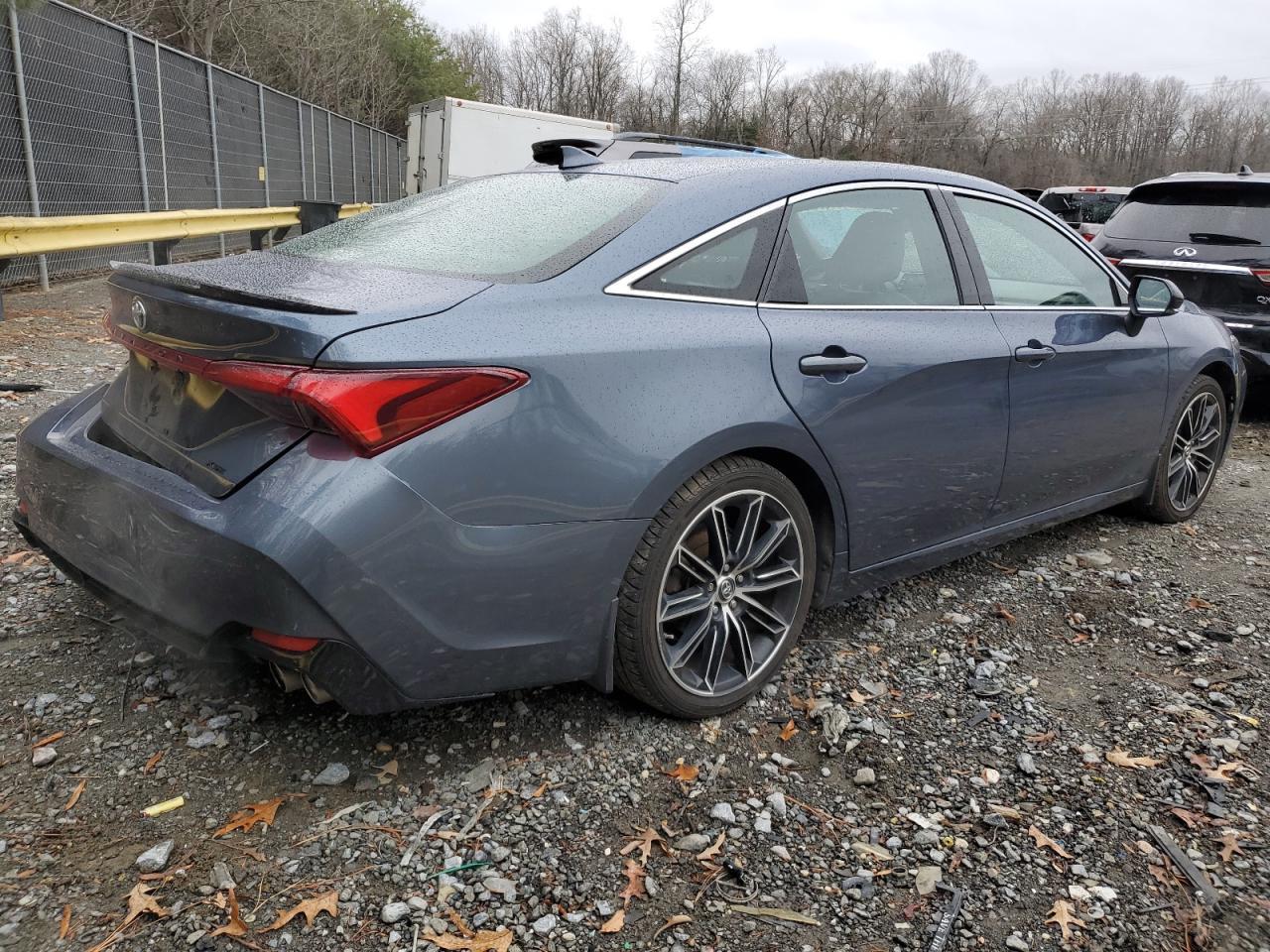 2019 TOYOTA AVALON XLE - Image 3