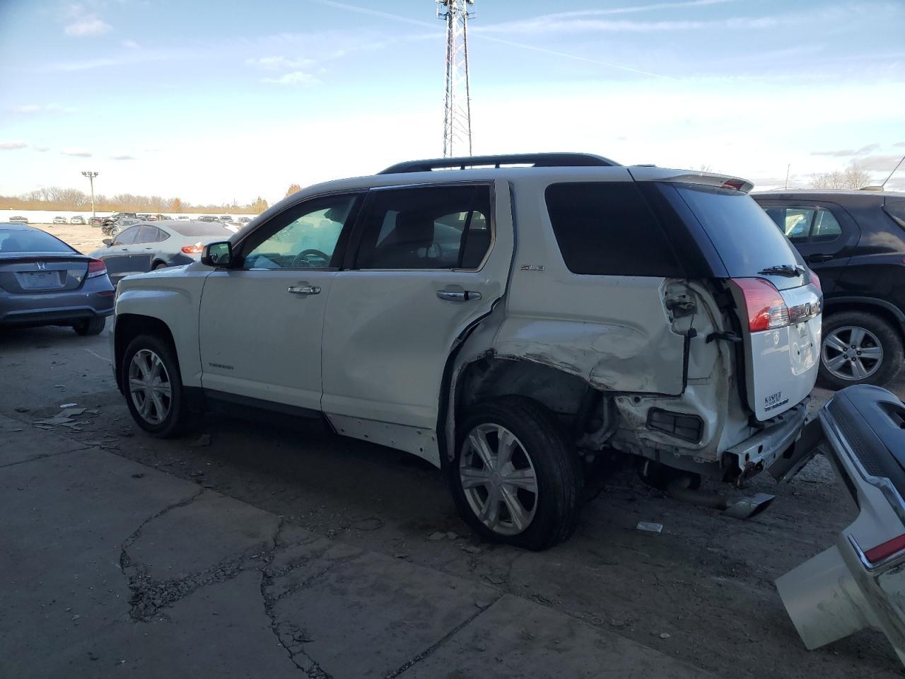 2016 GMC TERRAIN SL - Фото 2