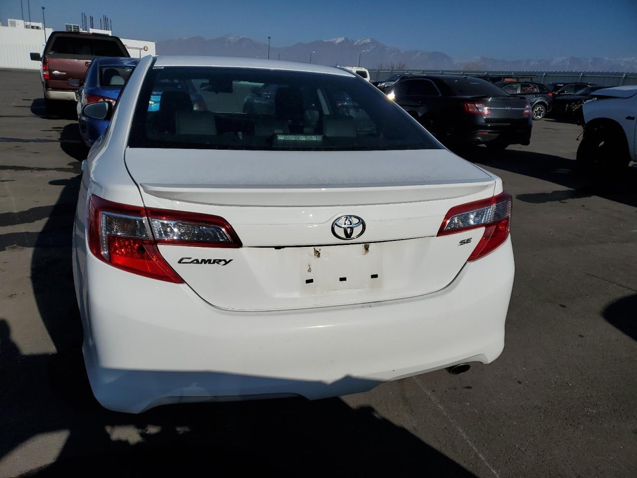 2014 TOYOTA CAMRY L - Image 6