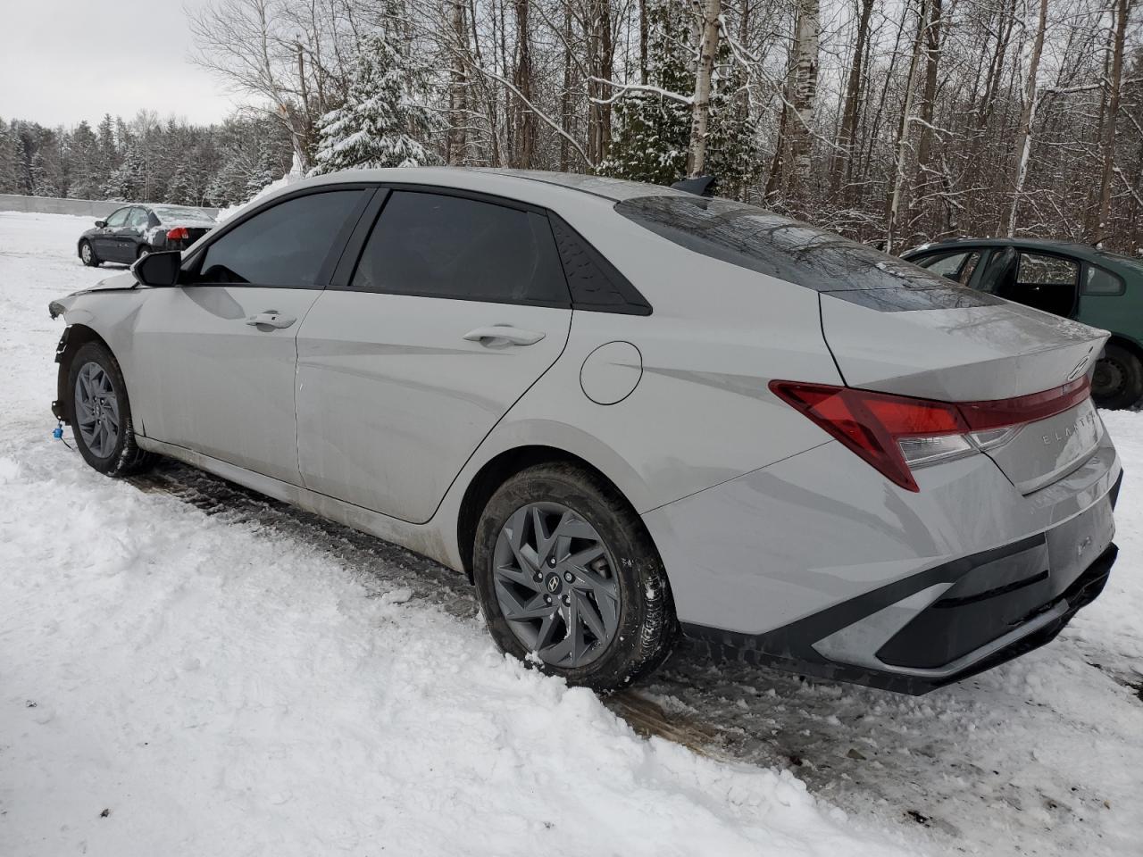 2024 HYUNDAI ELANTRA SE - Фото 2