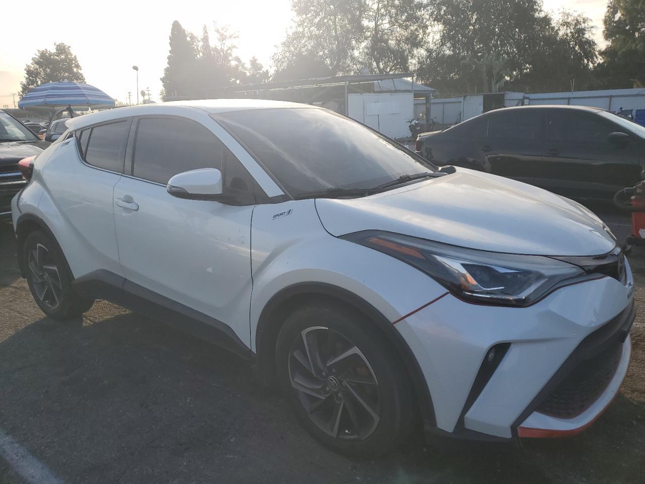 2021 TOYOTA C-HR XLE - Фото 4