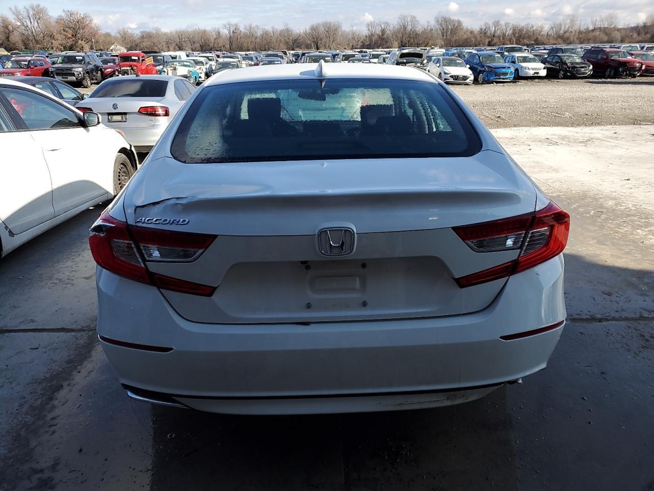 2018 HONDA ACCORD LX - Фото 6