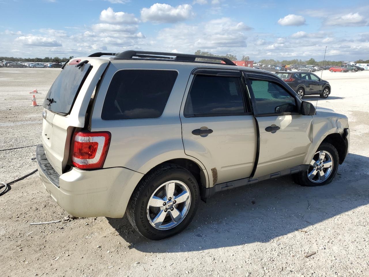 2012 FORD ESCAPE XLT - Фото 3