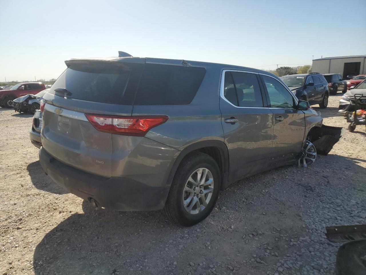 2021 CHEVROLET TRAVERSE L - Фото 3