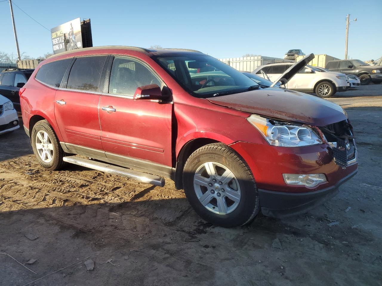 2011 CHEVROLET TRAVERSE L - Image 4