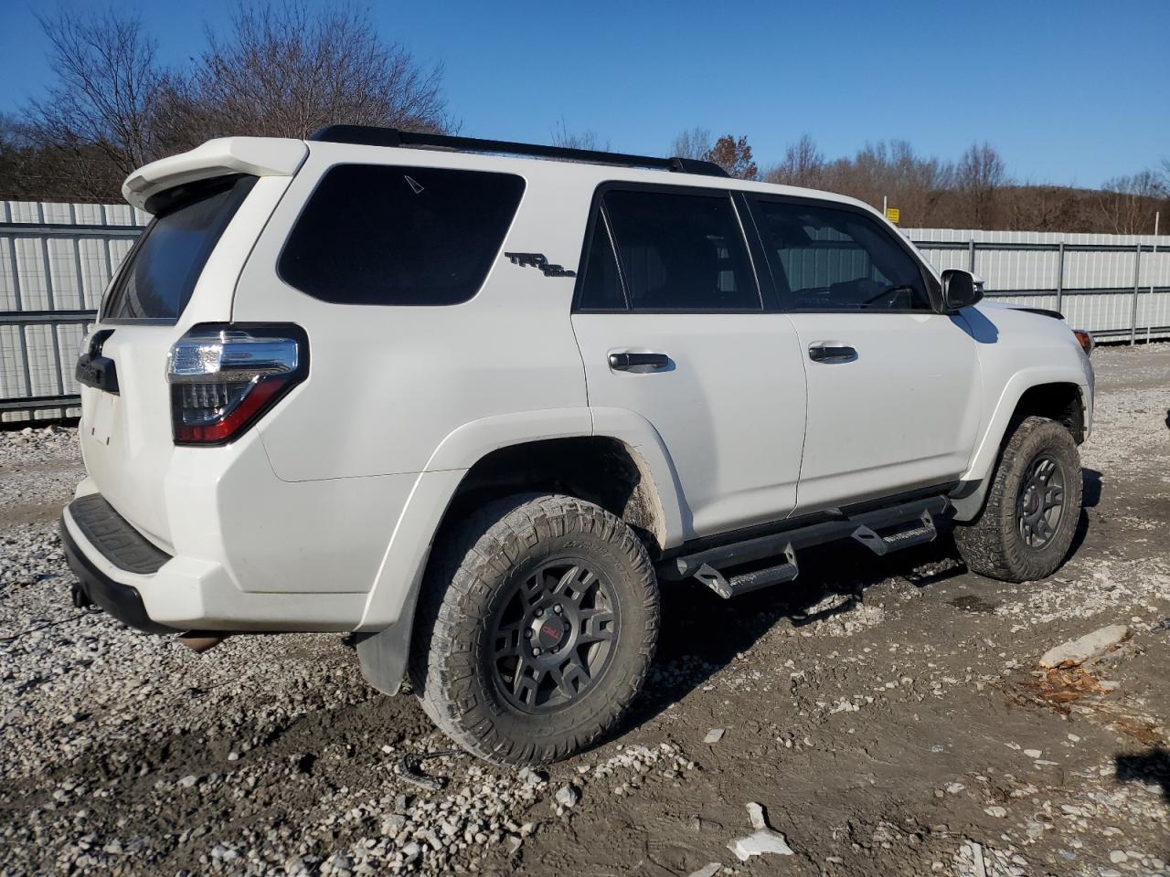 2020 TOYOTA 4RUNNER SR - Фото 3