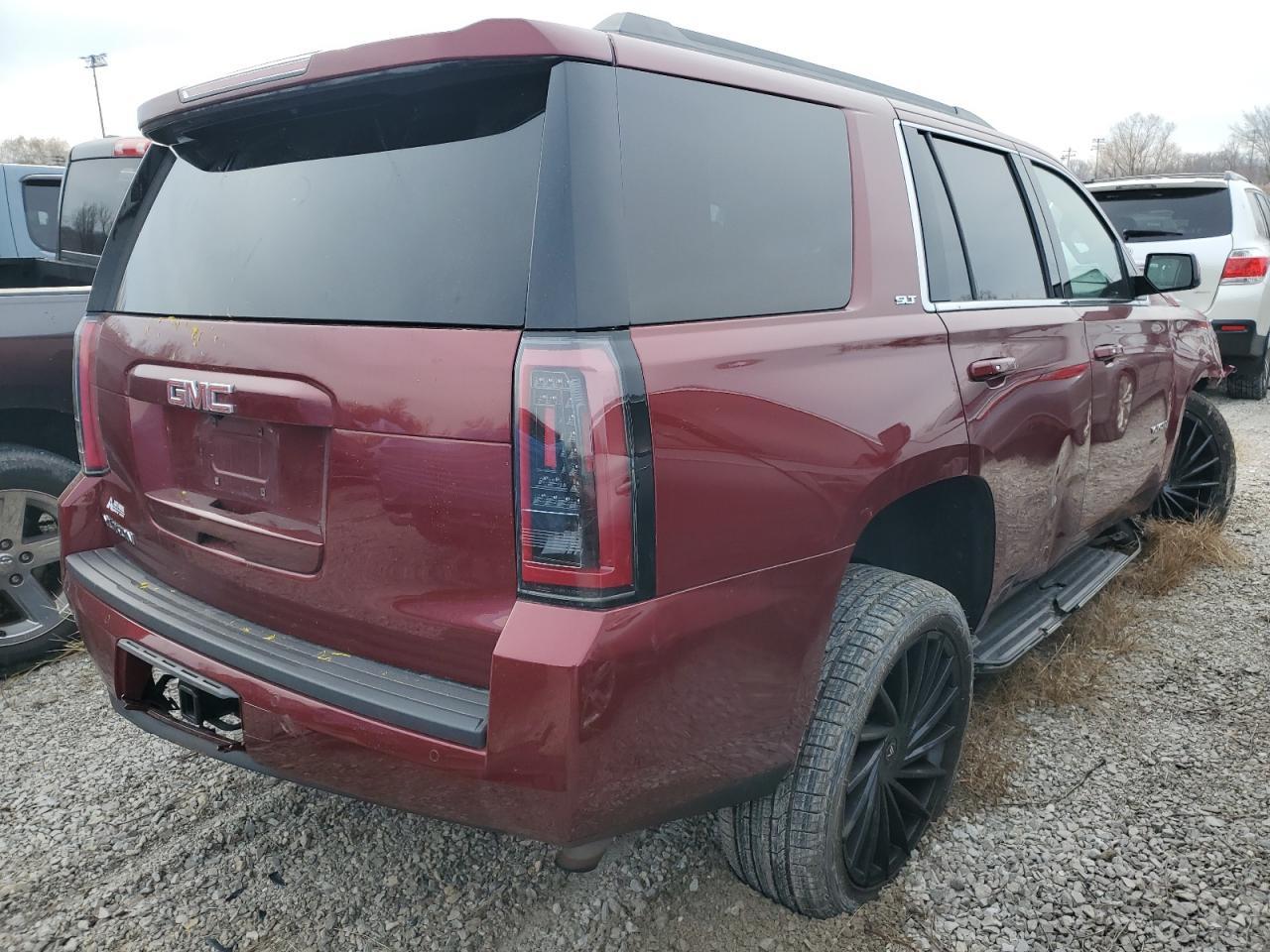 2016 GMC YUKON SLT - Фото 3