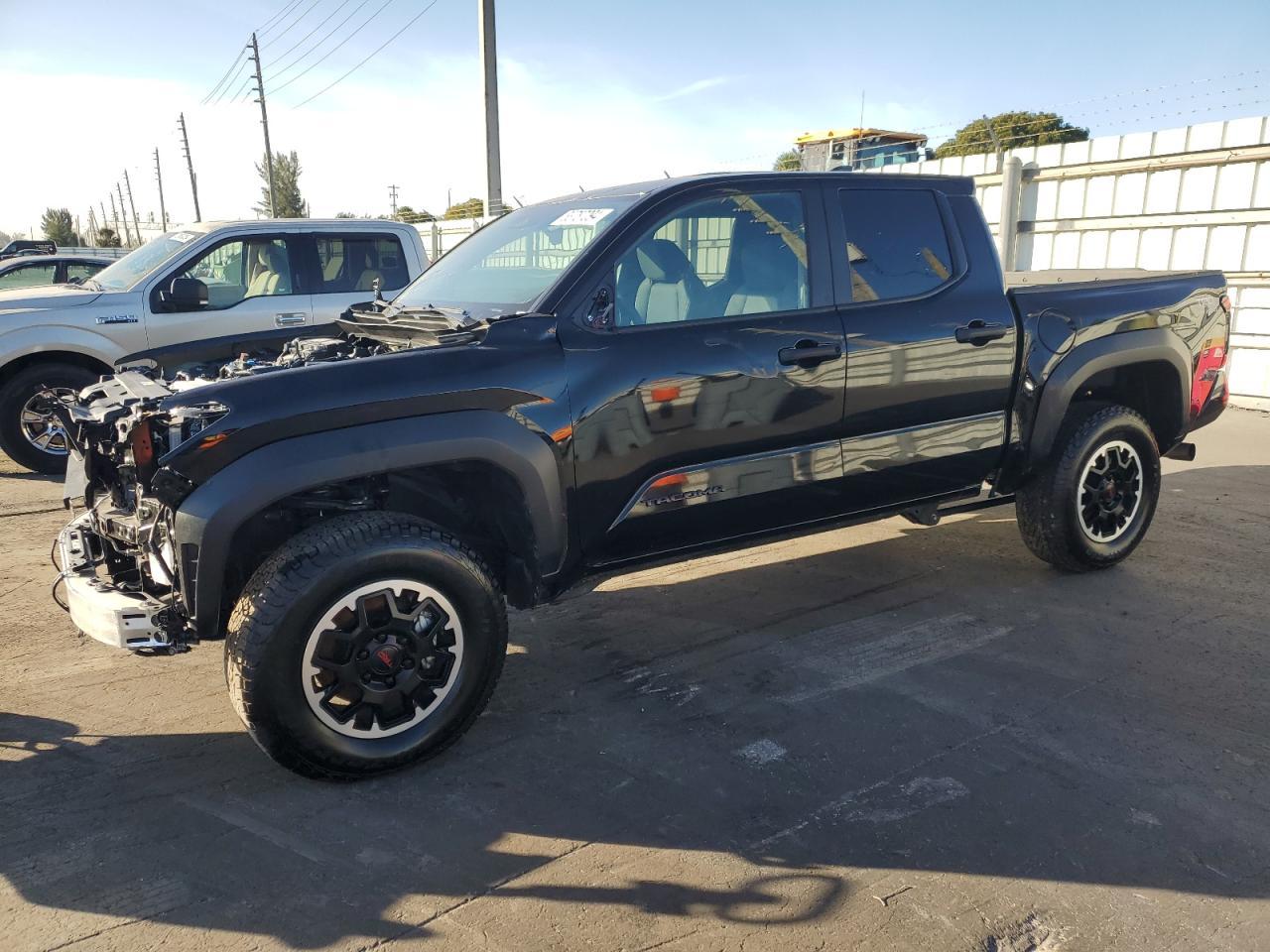 2024 TOYOTA TACOMA DOU