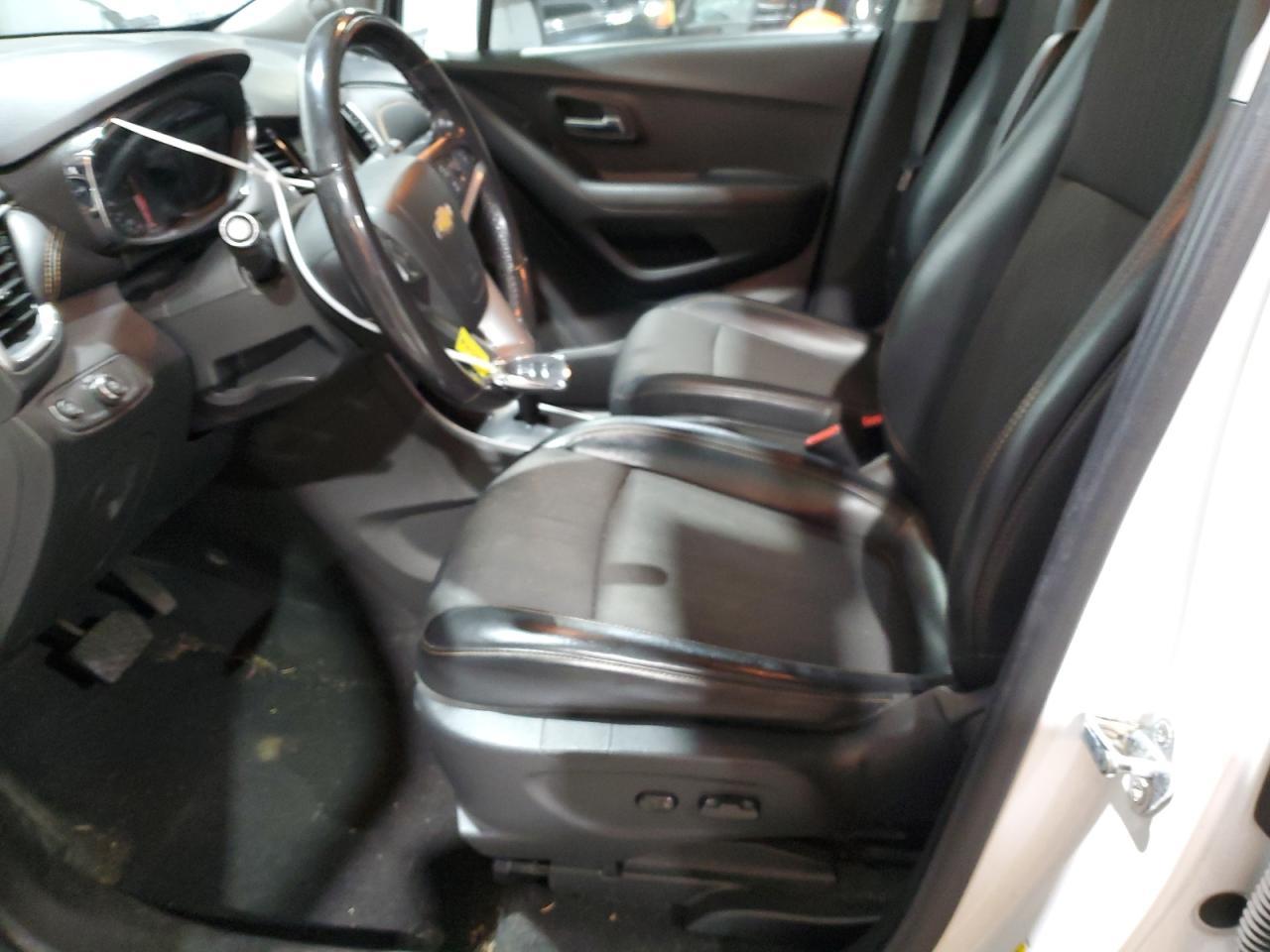 2019 CHEVROLET TRAX 1LT - Image 7