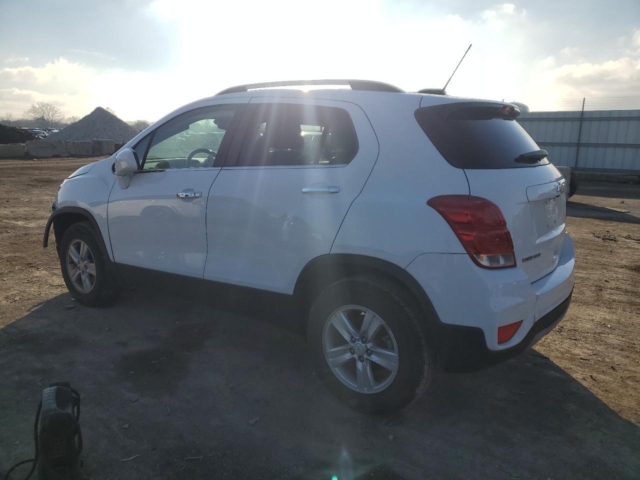 2019 CHEVROLET TRAX 1LT - Фото 2