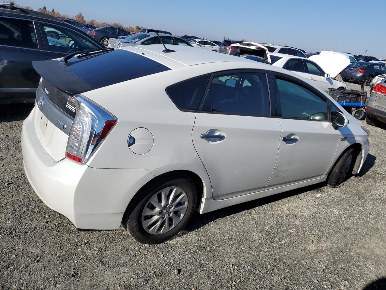 2013 TOYOTA PRIUS PLUG - Image 3