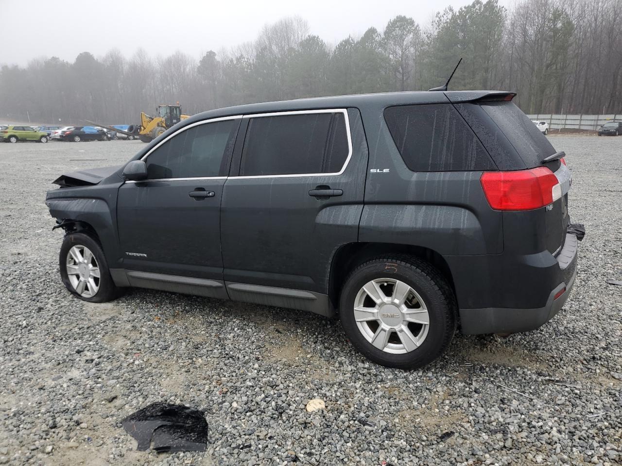 2013 GMC TERRAIN SL - Image 2