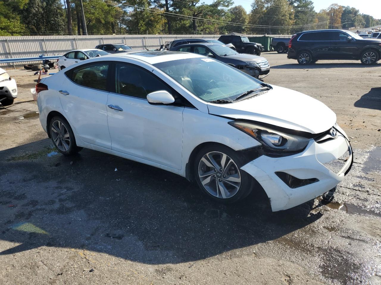 2015 HYUNDAI ELANTRA SE - Image 4