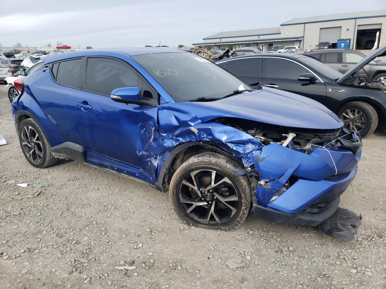 2018 TOYOTA C-HR XLE - Фото 4