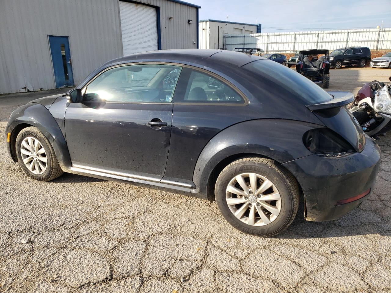 2019 VOLKSWAGEN BEETLE S - Image 2