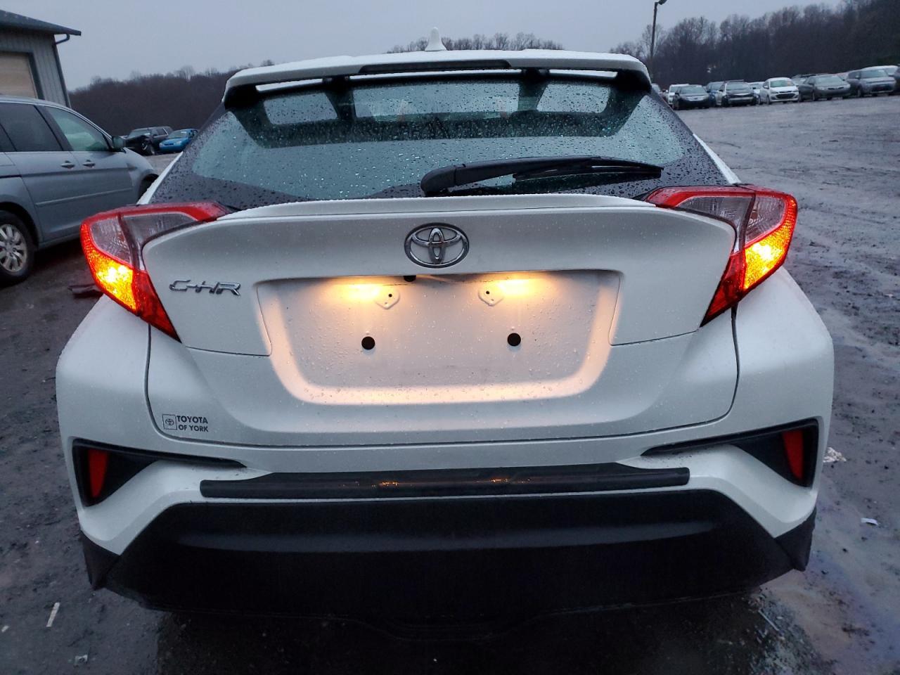 2021 TOYOTA C-HR XLE - Фото 6