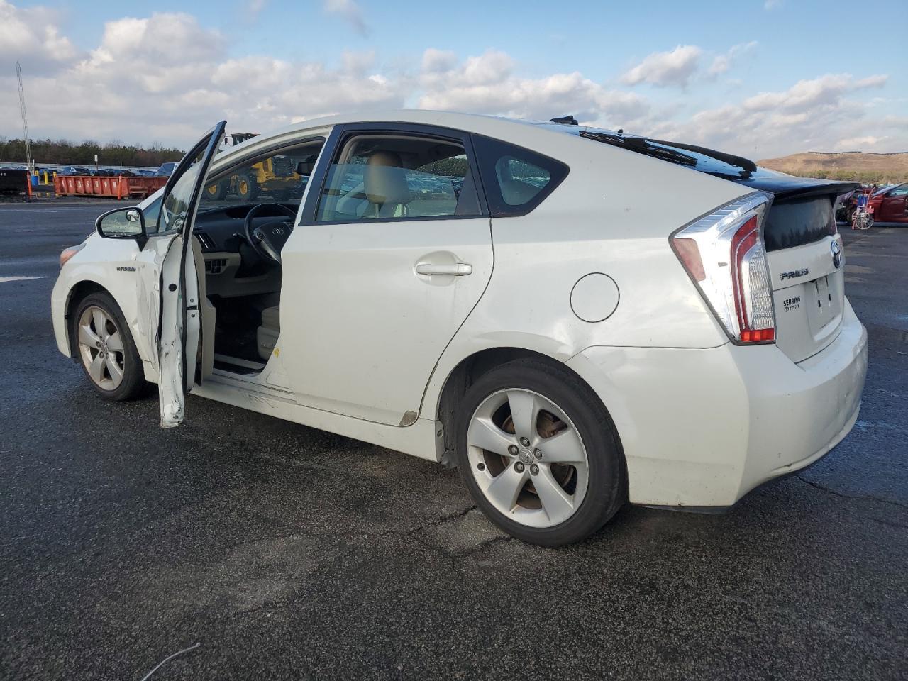 2013 TOYOTA PRIUS - Image 2