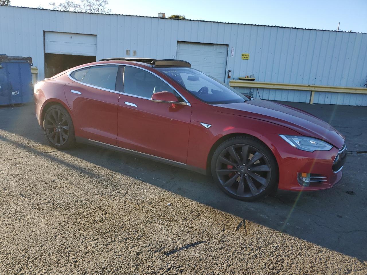 2015 TESLA MODEL S - Image 4